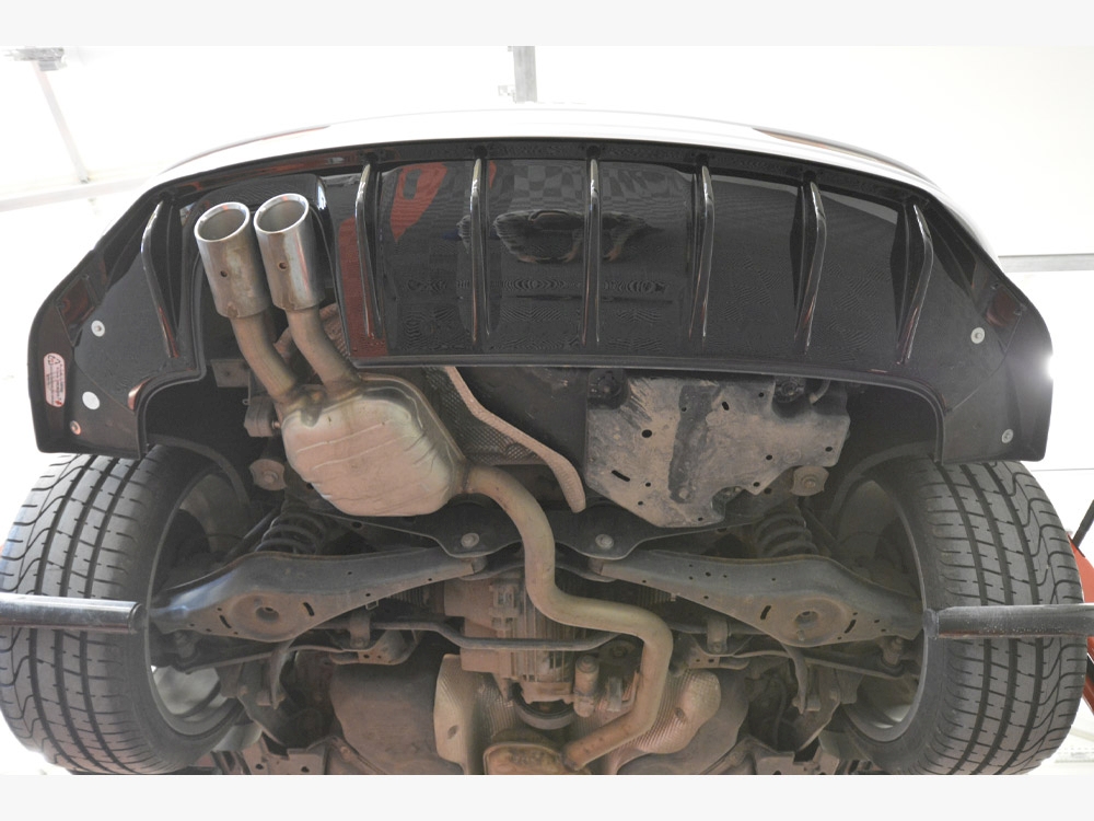 Central Rear Splitter (Vertical Bars) Audi Q3 Sport 8U Facelift