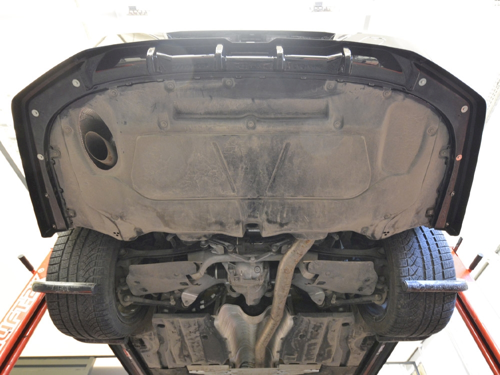 Central Rear Splitter (Vertical Bars) BMW 7 M-Pack G70