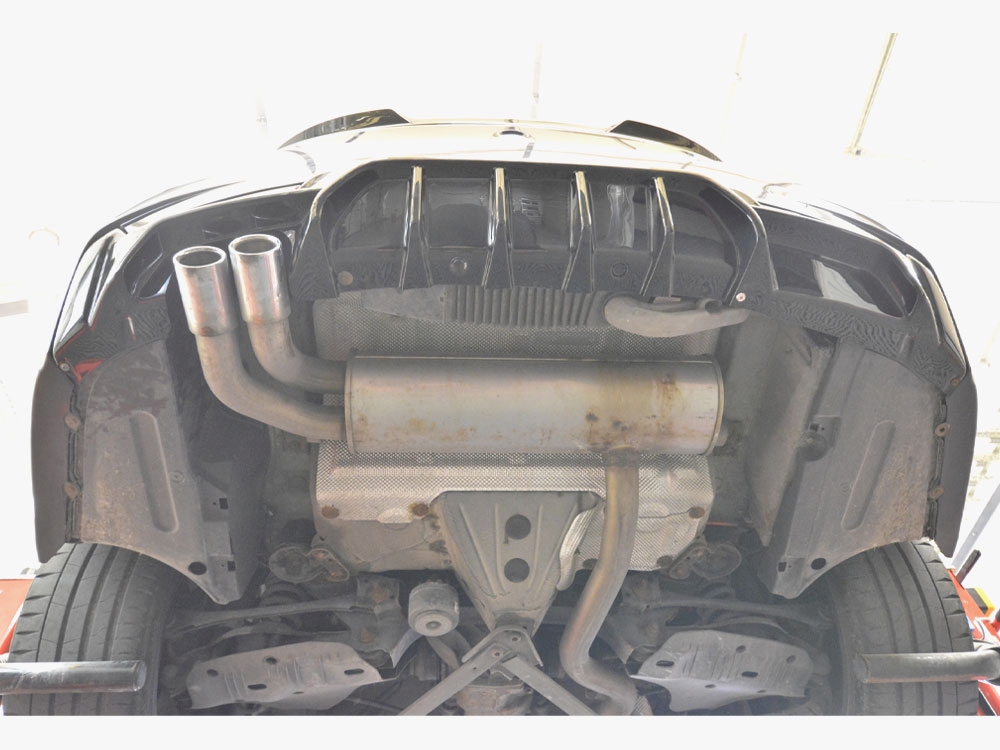 Central Rear Splitter (Vertical Bars) BMW 4 Coupe / Gran Coupe / Cabrio M-Pack F32 / F36 / F33