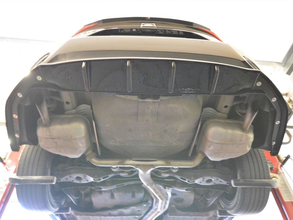 Central Rear Splitter (Vertical Bars) Honda Civic Mk10