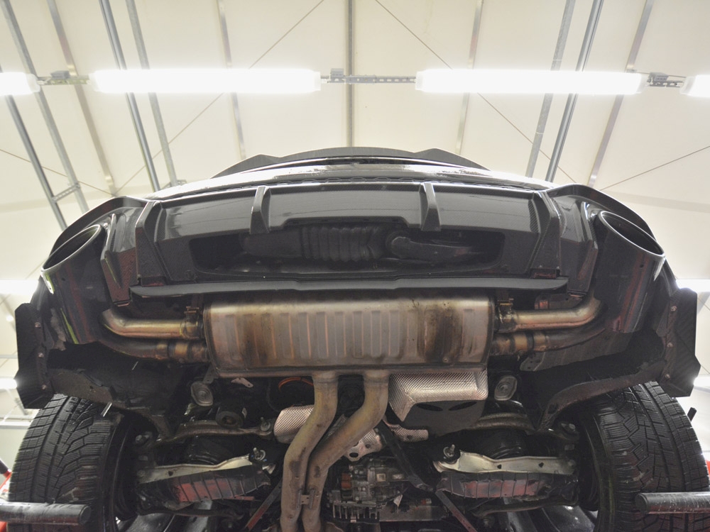 Carbon Fiber Rear Diffuser Audi RSQ8 Mk1