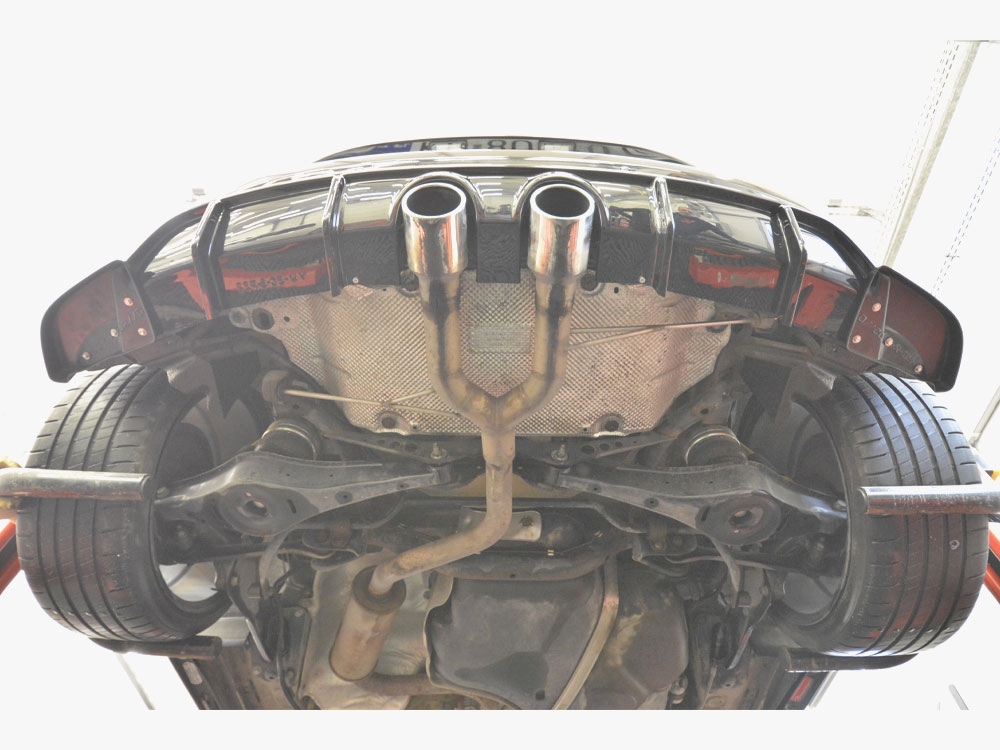 Rear Valance V.2 Volkswagen Scirocco Mk3 (R32 Exhaust)