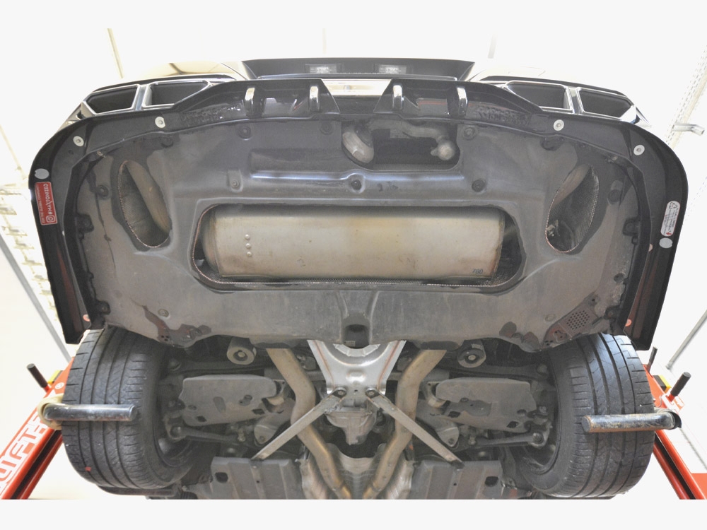 Central Rear Splitter (Vertical Bars) BMW M760e G70