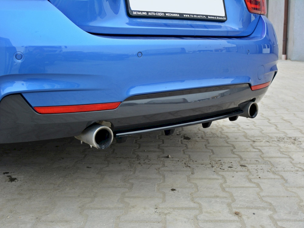 Central Rear Splitter (Vertical Bars) BMW 4 Coupe / Gran Coupe / Cabrio M-Pack F32 / F36 / F33 - 2 