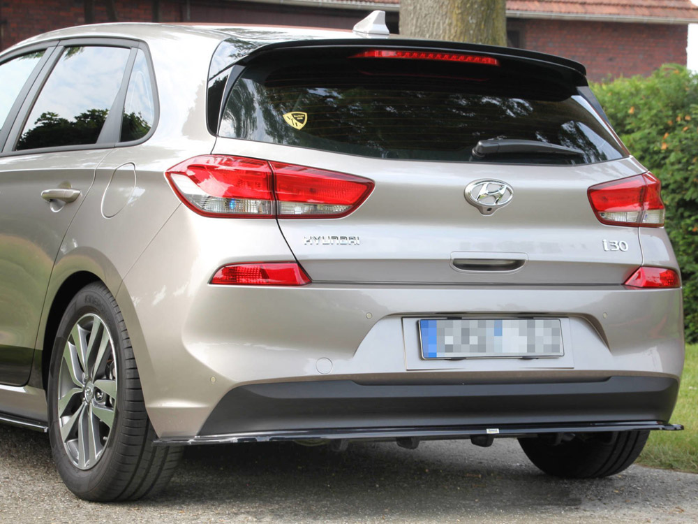 Central Rear Splitter (Vertical Bars) Hyundai I30 Mk3 Hatchback - 4 