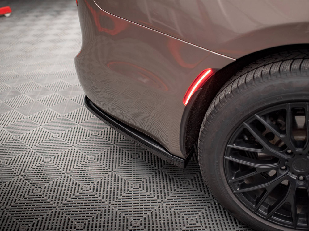 Central Rear Splitter (Vertical Bars) Chrysler Pacifica Mk 2 Maxton