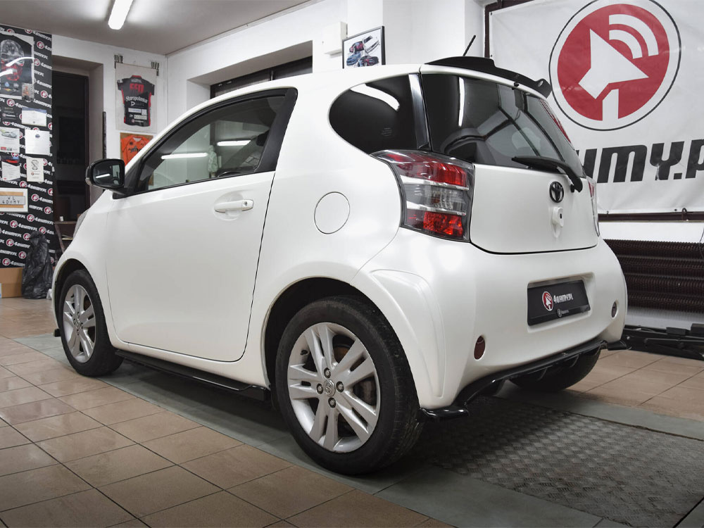 Central Rear Splitter (Vertical Bars) Toyota IQ - 2 