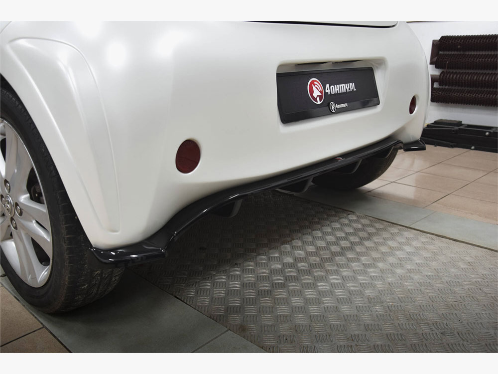 Central Rear Splitter (Vertical Bars) Toyota IQ - 3 