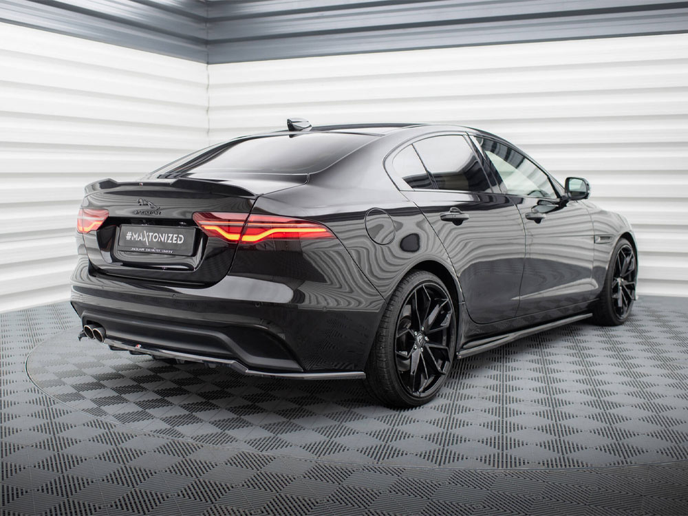 Central Rear Splitter (Vertical Bars) Jaguar XE X760 Facelift - 2 