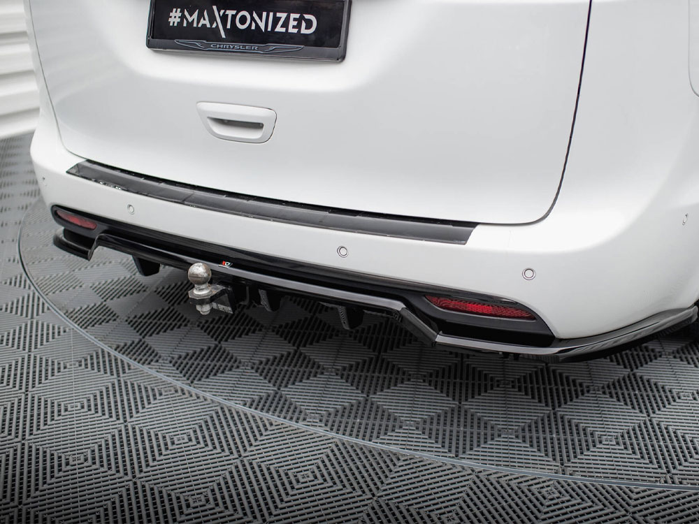 Central Rear Splitter (Vertical Bars) Chrysler Pacifica Mk2 Facelift - 3 