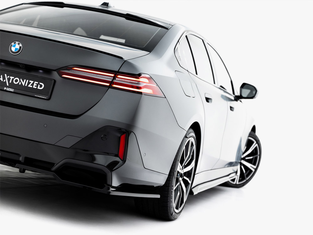 Rear Splitter (Vertical Bars) V.2 BMW 5 / i5 M-Pack Sedan / Touring G60 / G61 - 5 