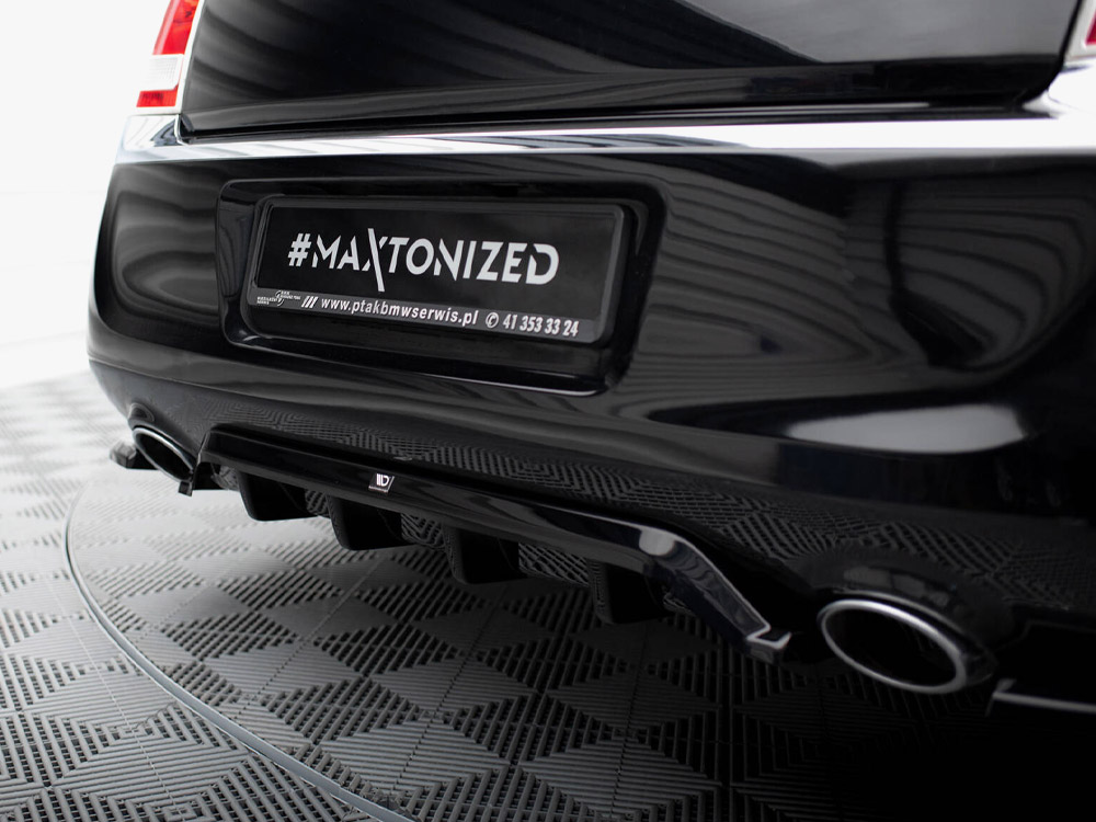 Rear Splitter (Vertical Bars) Chrysler 300 Mk2 - 4 