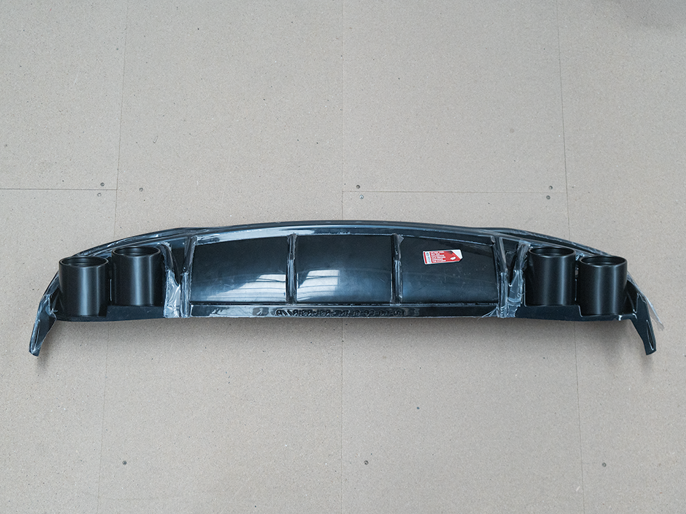 Reduced - Rear Valance + Black Exhaust Ends Imitation Audi S6 / A6 S-Line C8 - 6 