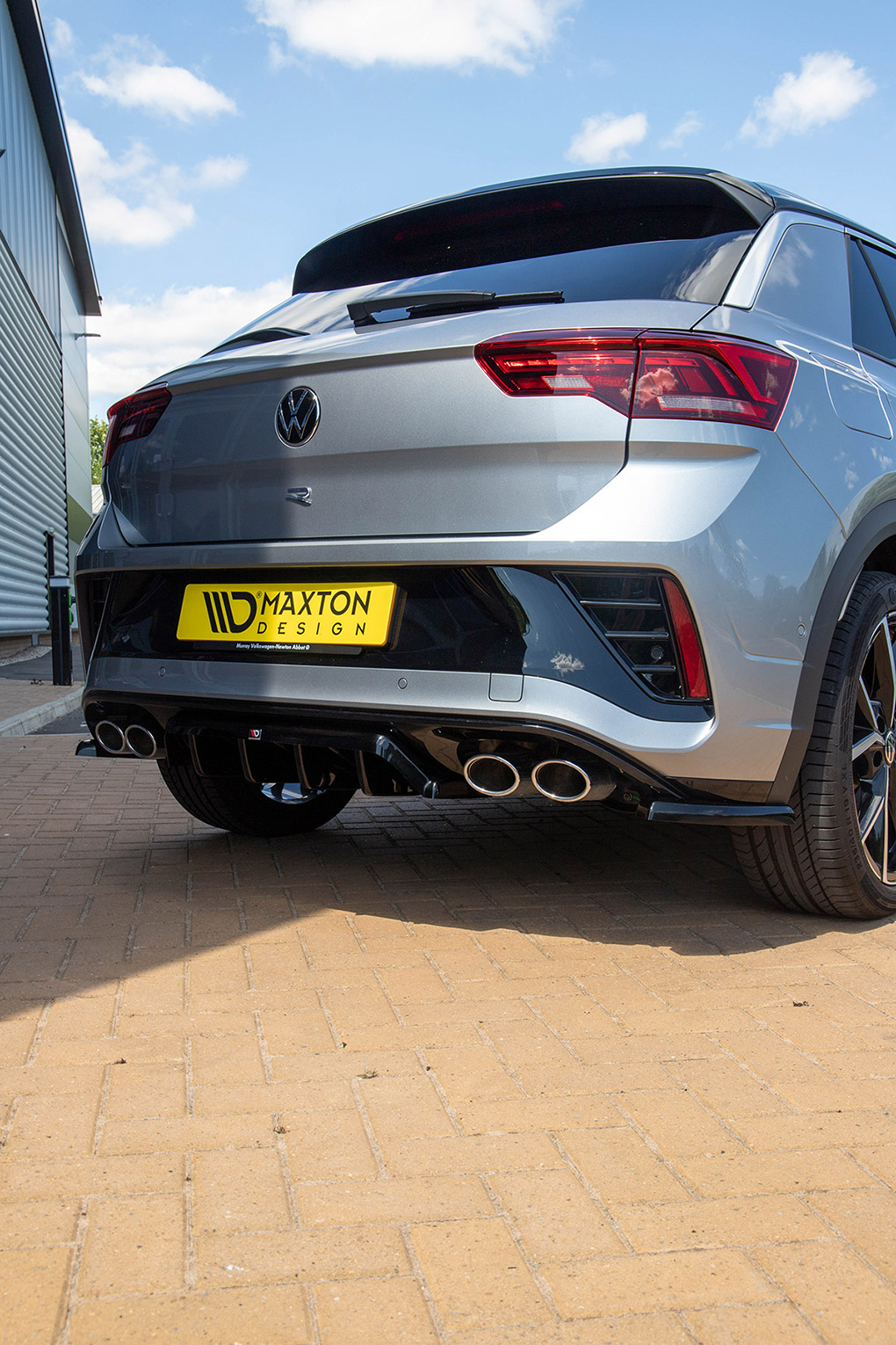 Rear diffuser, rear side splitters