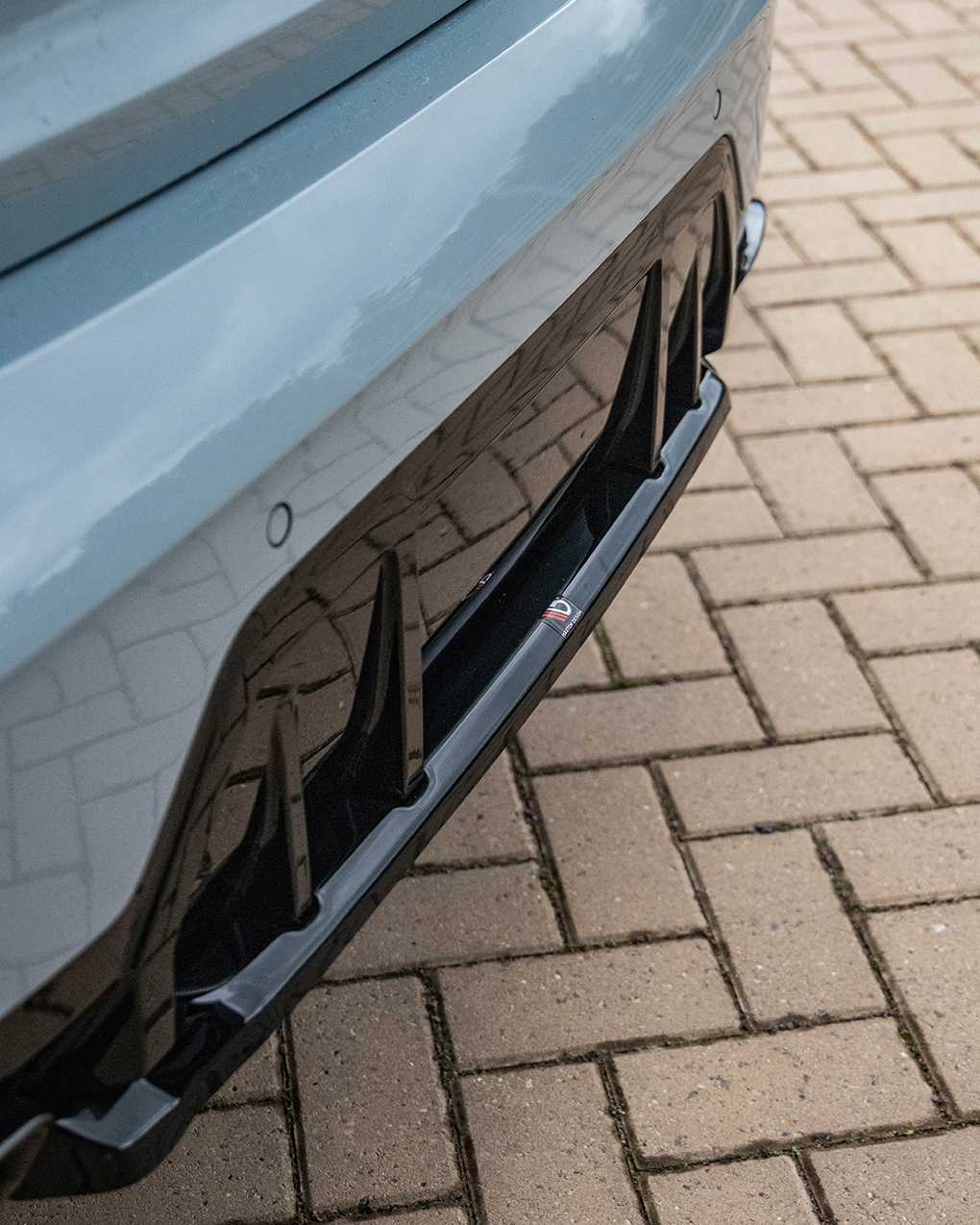 Maxton Design Central Rear Splitter: BMW 3 Series M340i