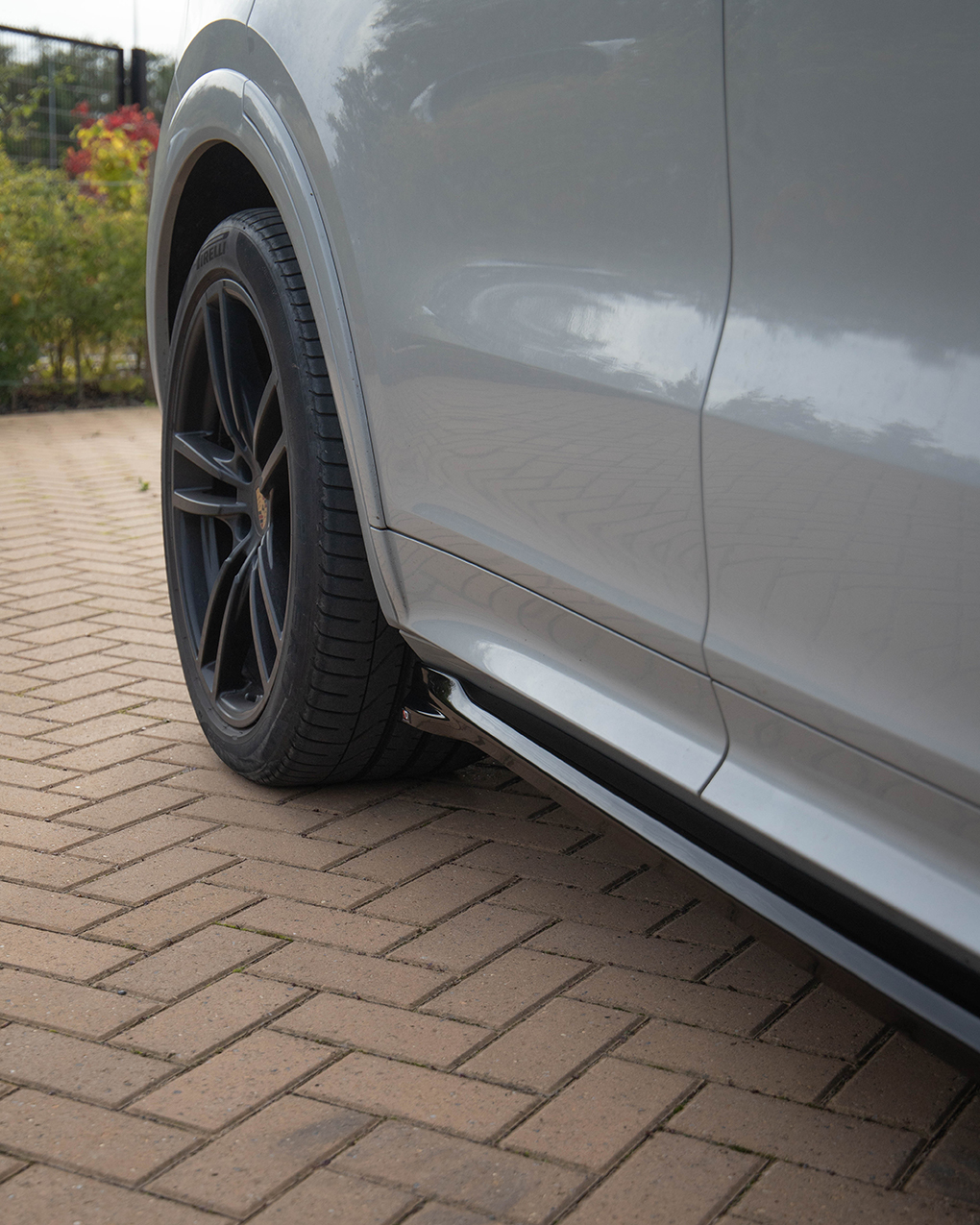 Porsche Cayenne with Maxton Design Side Skirt Diffusers