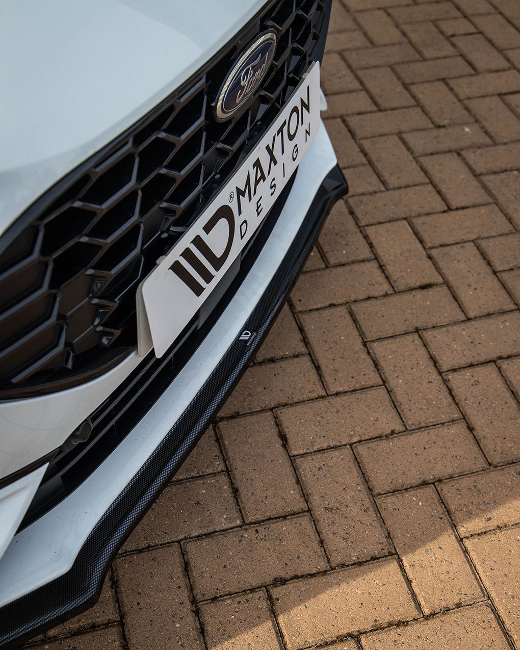 Maxton Design Front Splitter on a Ford Focus