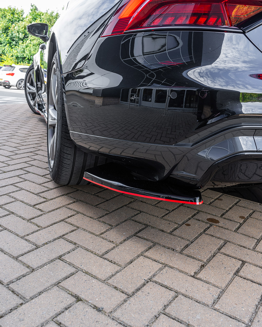 Audi E-Tron GT Rear Side Splitters