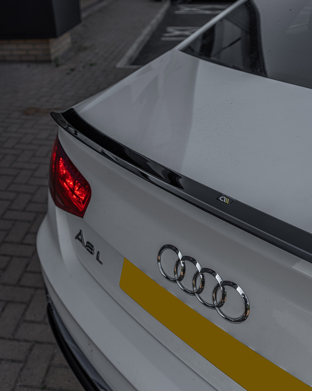 Audi A8 Spoiler Cap